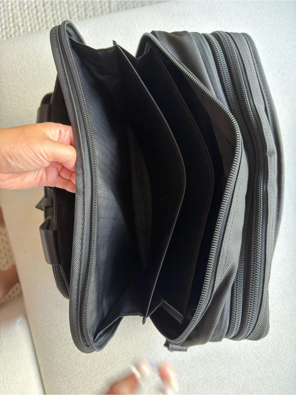 Tumi Messenger/Briefcase Bag great condition